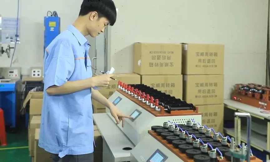 Interactive HD Pet came with Rolling Ball Toy inligent Home monit Featuring las Spot and Pet Movements Pet sounds